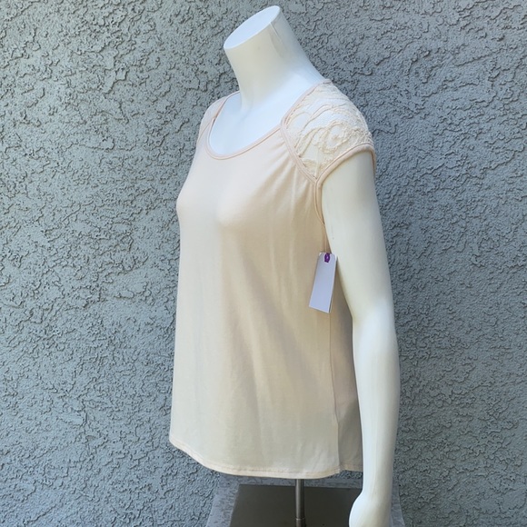 Lauter Brand Macy’s Plain T-shirt with Floral Lace - Picture 4 of 12